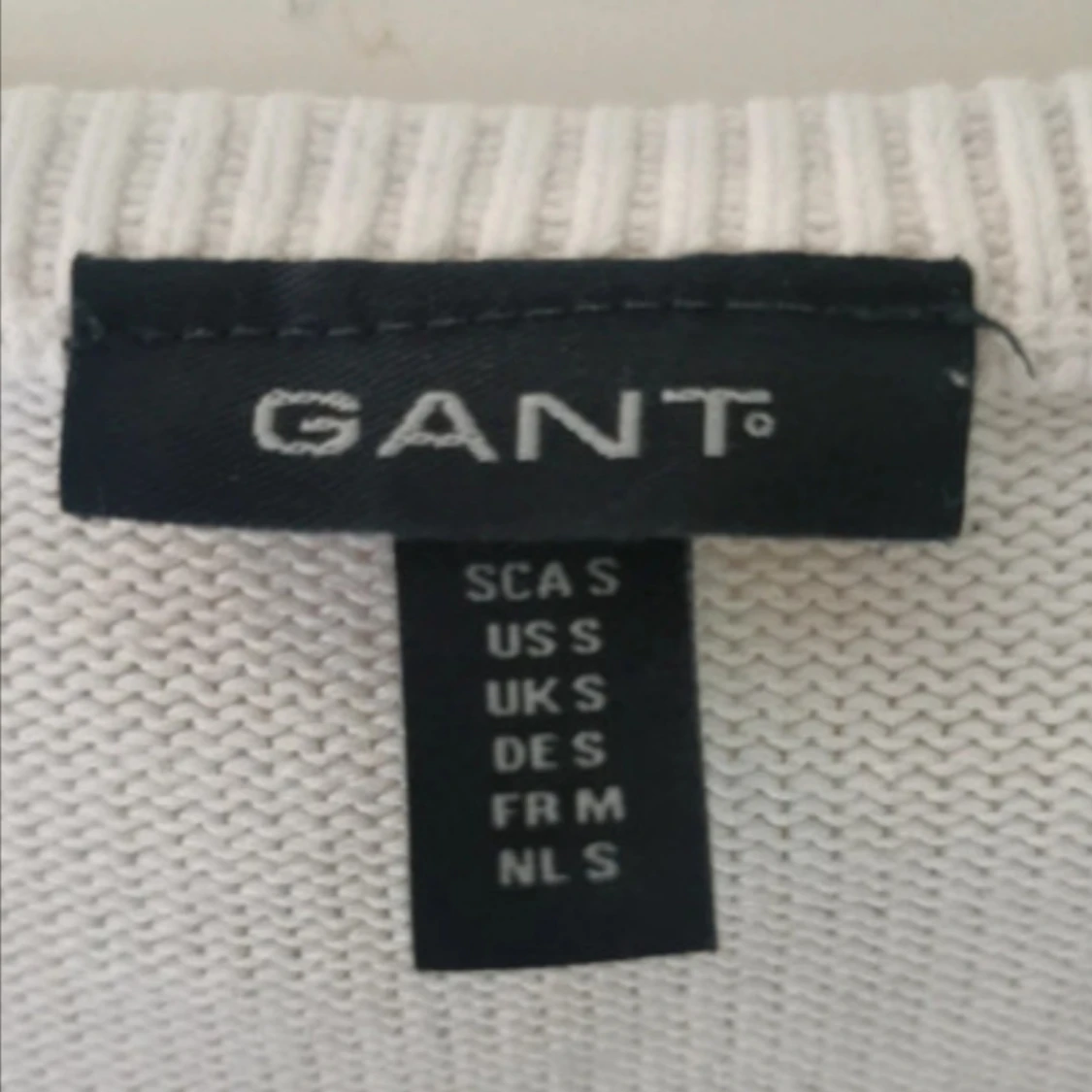 V-ringad tröja GANT  - 4