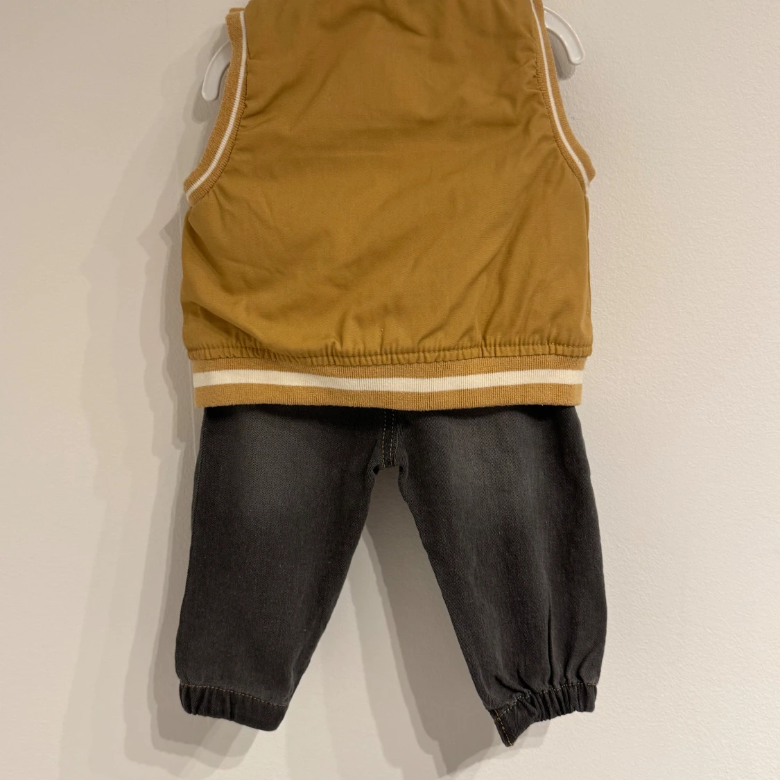 Winter vest and jeans outfit set for baby 6-9 months - 1