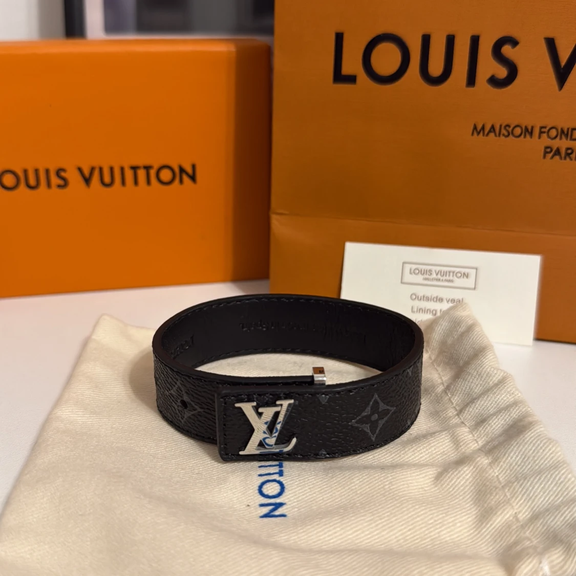 L och V svart monogram armband - 1