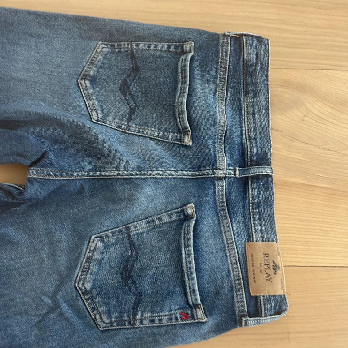 Blå jeans från Replay straight fit - 2
