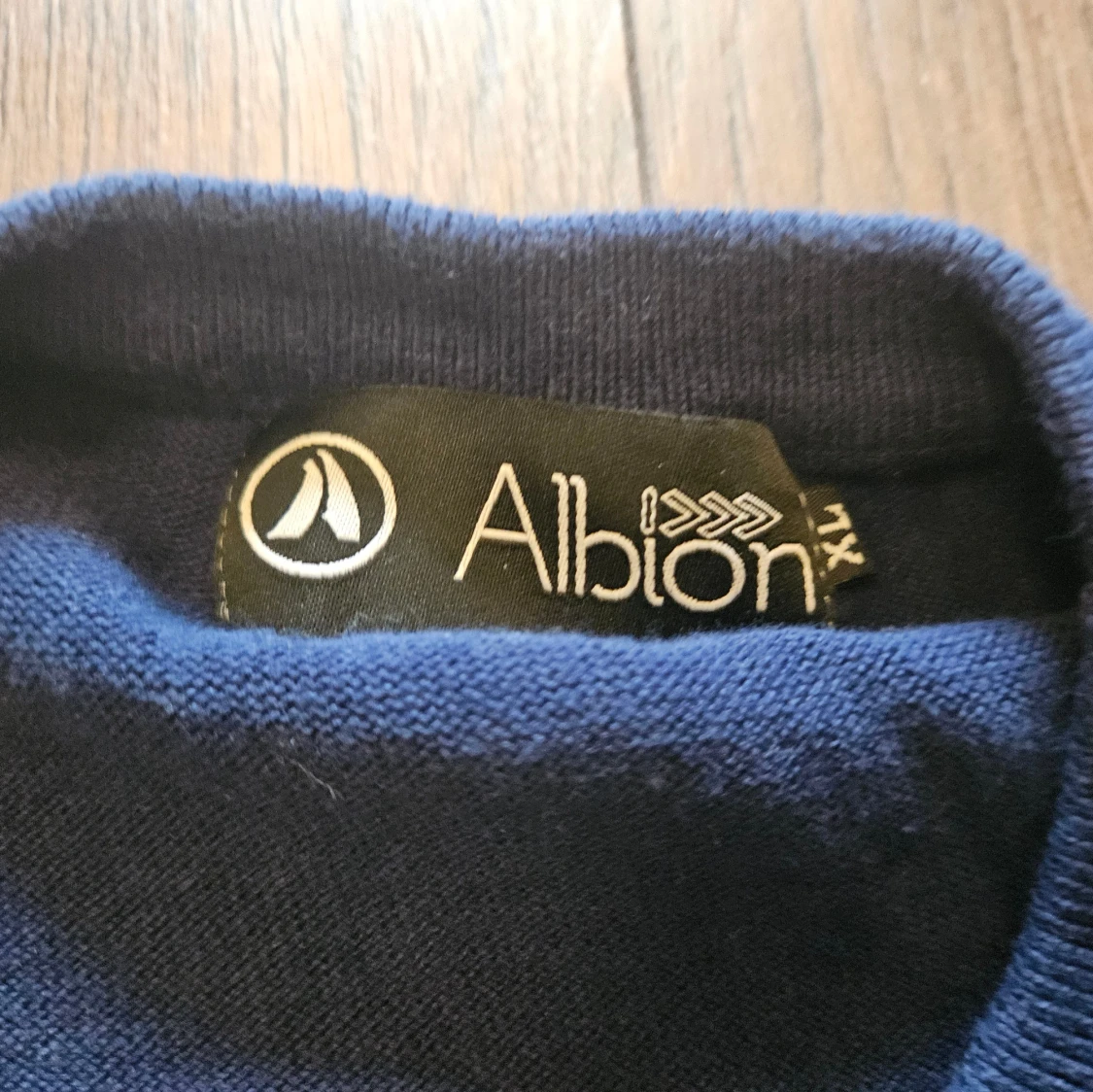 Randig blå tröja från Albion XL - 1