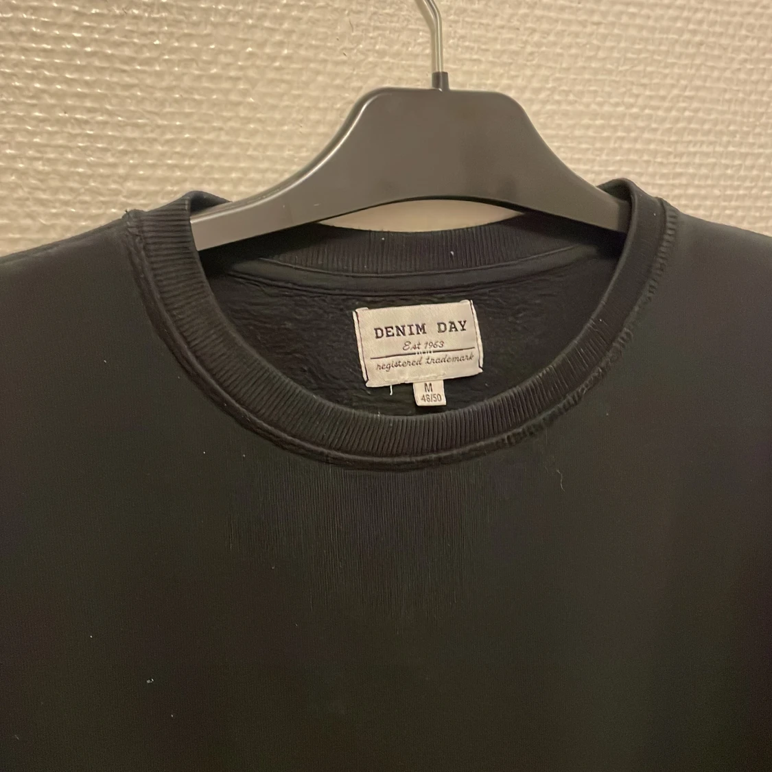 Svart sweatshirt från Denim Day - 2