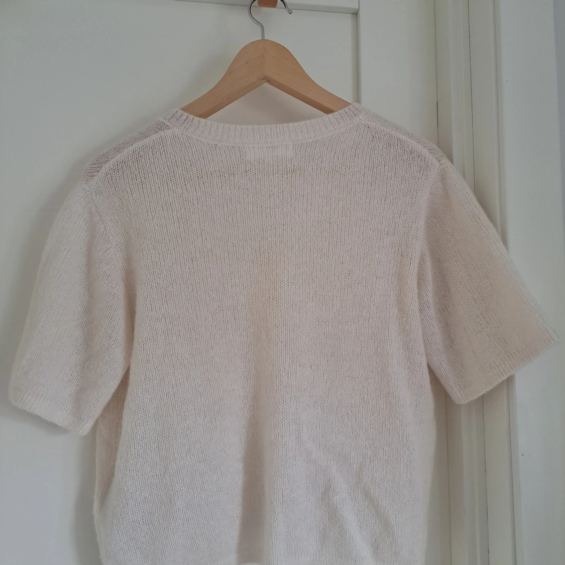 Creamvit stickad kofta Gina Tricot - 1