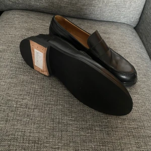 Tiger of sweden Loafers - Endast använda vid två tillfällen.köpt inför bröllop blev liggandes efter.Normal storlek