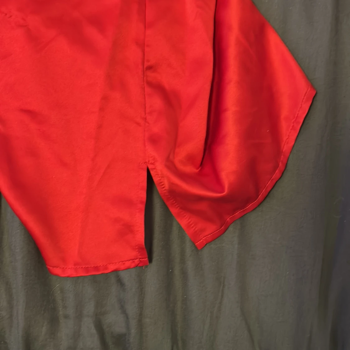 Röd spetslinne från Tezenis - 1