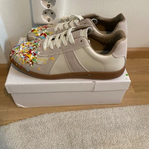 Paint splattered gats - Brand new pair of paint splattered gats. Inspired in a maison margiela shoes.
