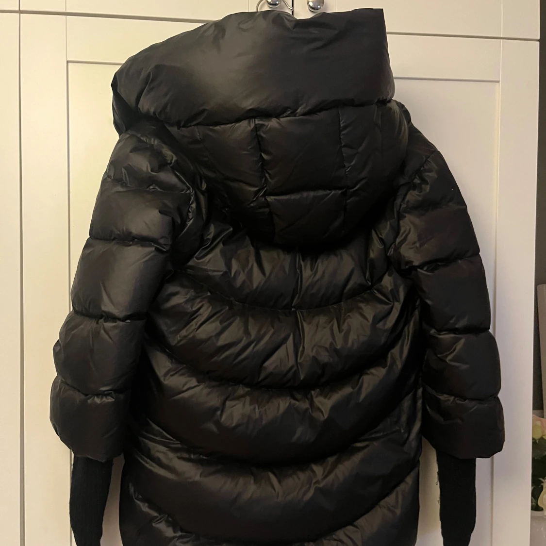 Svart pufferjacka från tatuum  - 2