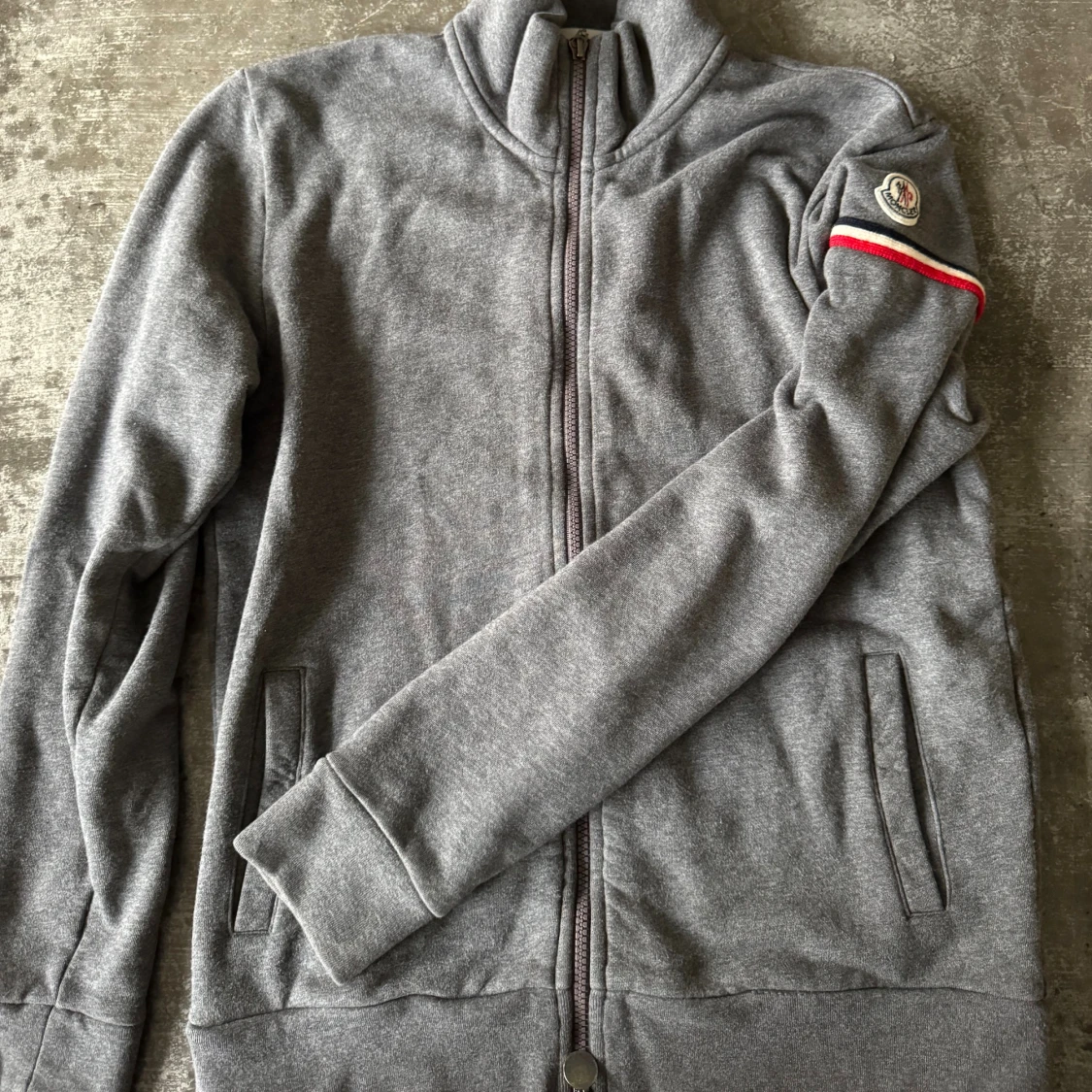 Grå zipjacka från Moncler M - 1