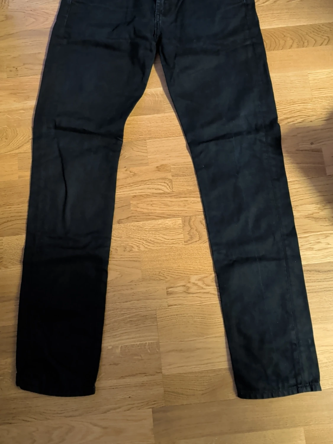 Svarta raka burberry jeans