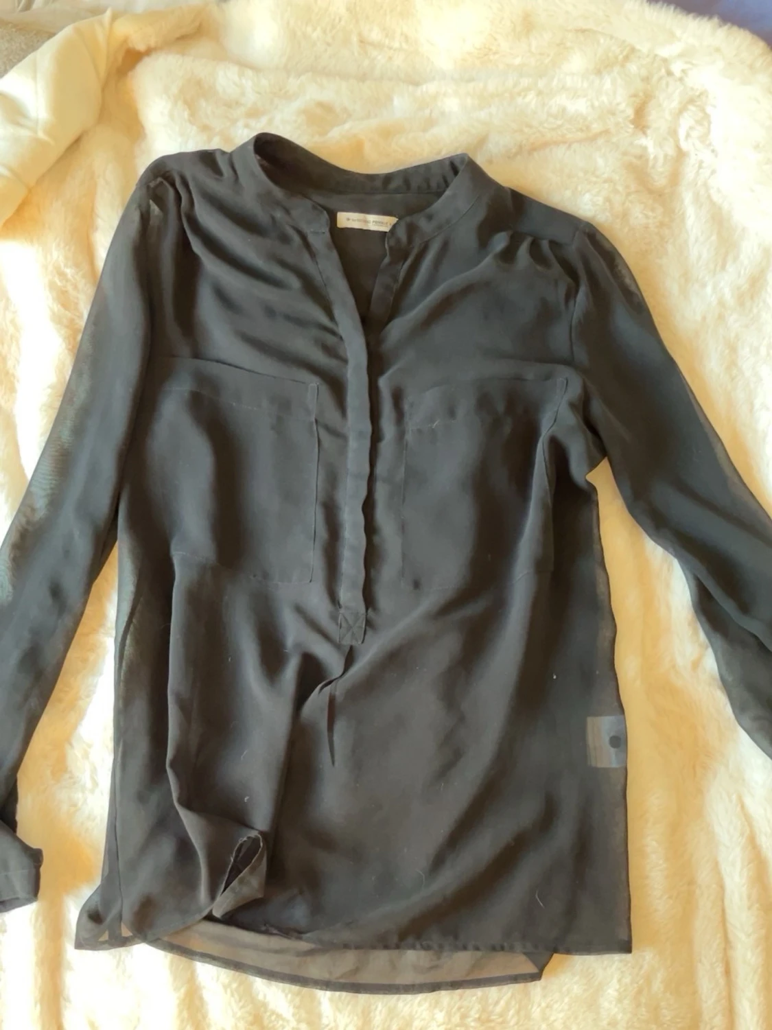 Svart blus från Second Female Copenhagen – storlek M - 2