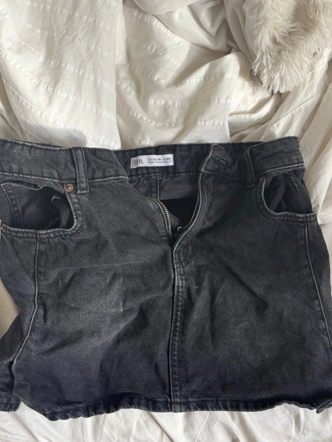 Svart jeanskjol med fickor - 2
