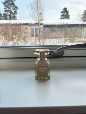 Tom Ford Vanilla Sex EdP 30 ml - Tom Ford vanilla sex 30 ml använde 1 gång passade inte mig i smaken 