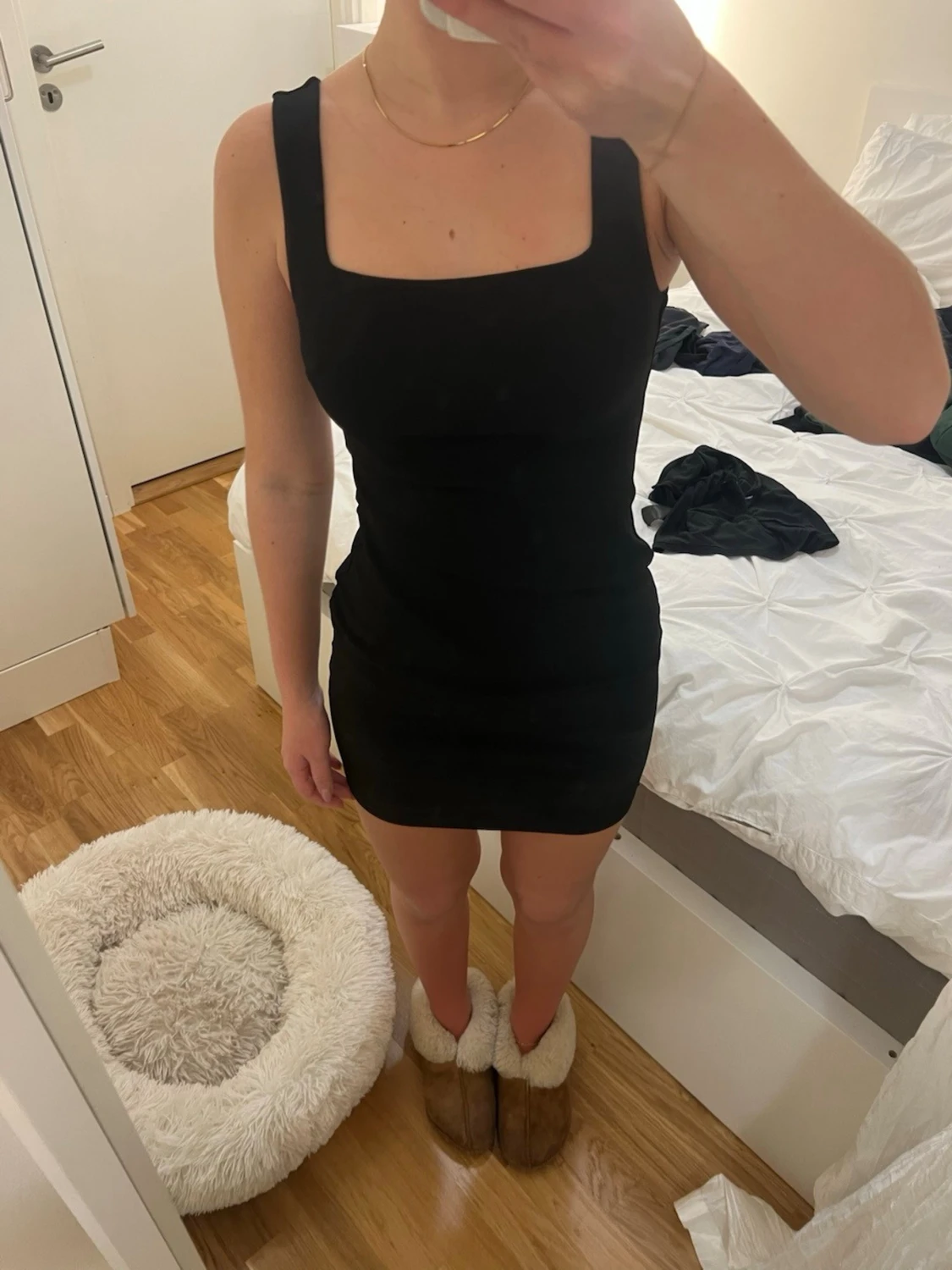 Svart tight kortklänning