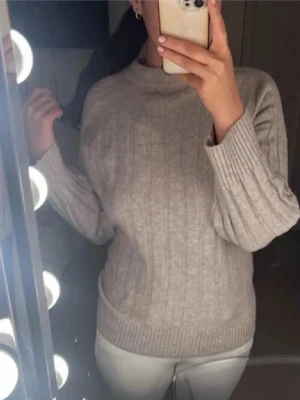 Stickat tröja - Nice o mjuk kofta! Originalpris: över 150kr