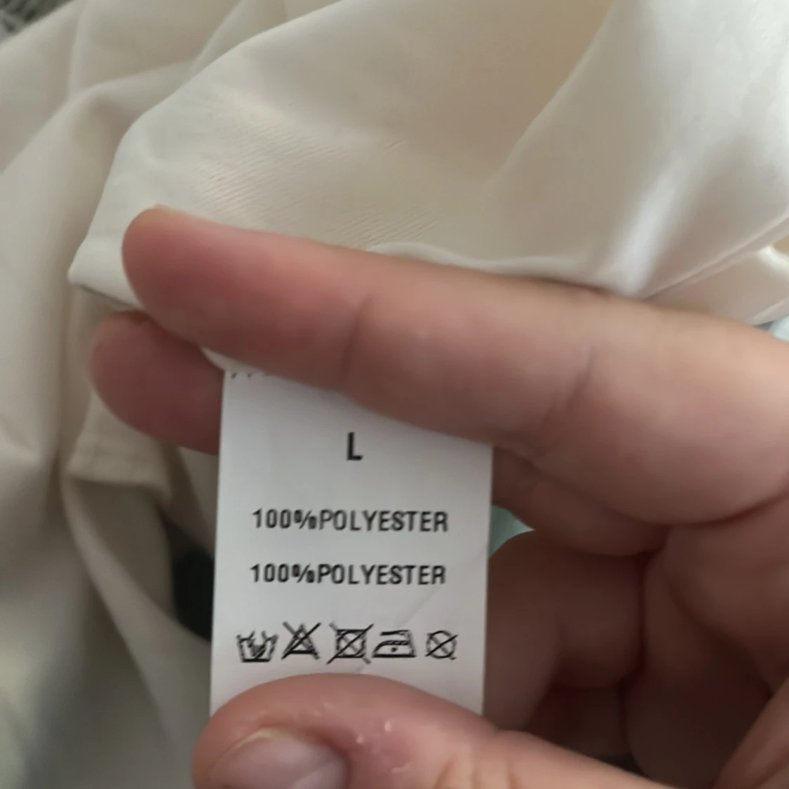 Blommig kortklänning med spetsdetaljer - 2