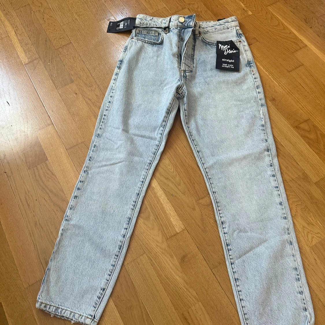 Never Denim ljusa raka jeans - 1