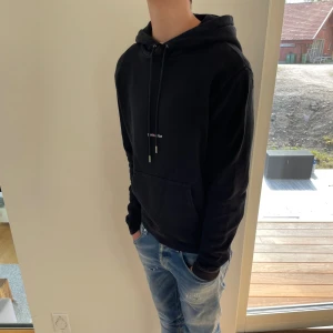 Saint Laurent hoodie - Säljer denna Saint Laurent hoodie, skriv för fler bilder-frågor🙌🏼