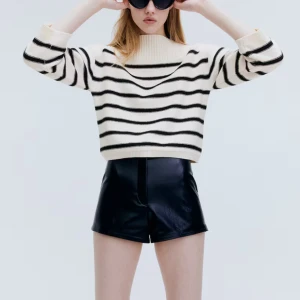 Randig tjocktröja  - Nästan helt oanvända