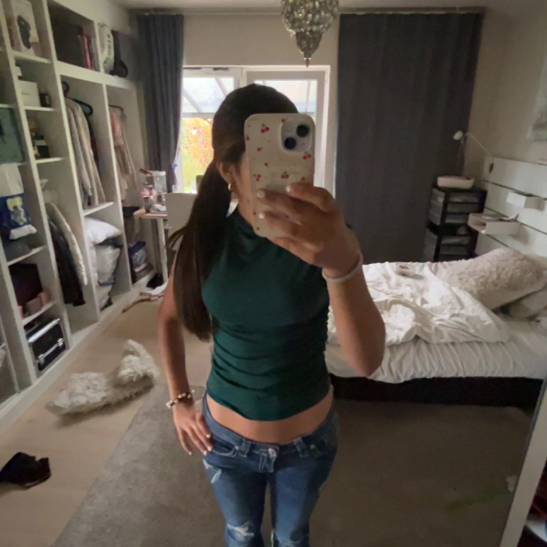 Mörkgrön croppad linnetopp