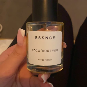 ESSNCE Coco 'Bout You parfym - Essence parfym se bild för hur mycket som är kvar. Priset går att diskuteras