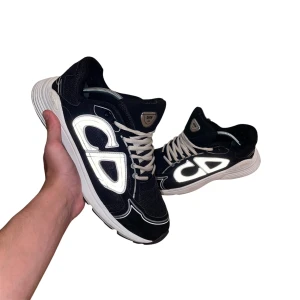 B30 Sneakers - Säljer nu ett par B30s som är i fint skick. För fler frågor är det bara att kontakta!