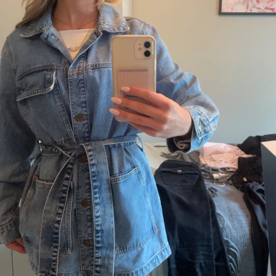 Blå jeansjacka med bälte - 1