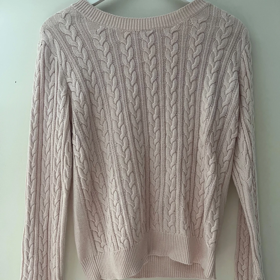 Ljusrosa kabelstickad tröja H&M