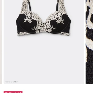 Svart spetsblus med broderi - säljer min intimissimi bh då den är för liten, köpte fel storlek (köptes i maj) men orkade inte lämna tbk men då det blivit att jag inte kan använda den försöker jag sälja den (vet att de är svårt att sälja bh:ar) stl 70B pris kan diskuteras 