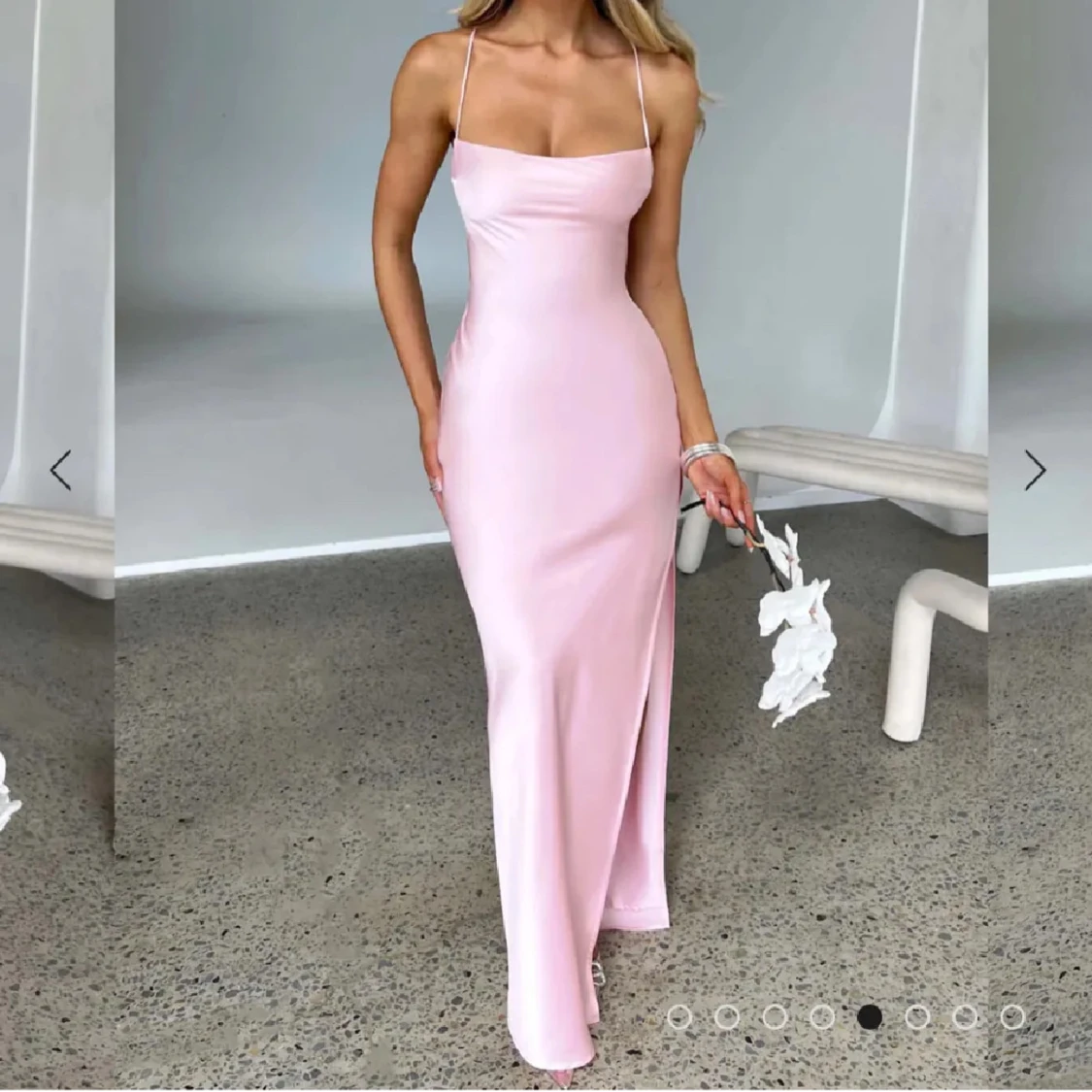 Ljusrosa långklänning med slits - 3
