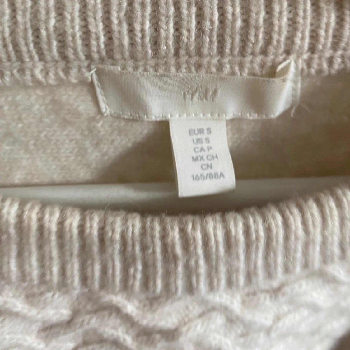 Beige croppad stickad tröja H&M - 2
