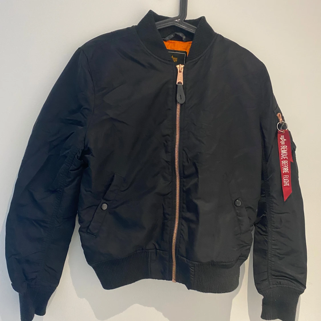 Svart bomberjacka Alpha Industries