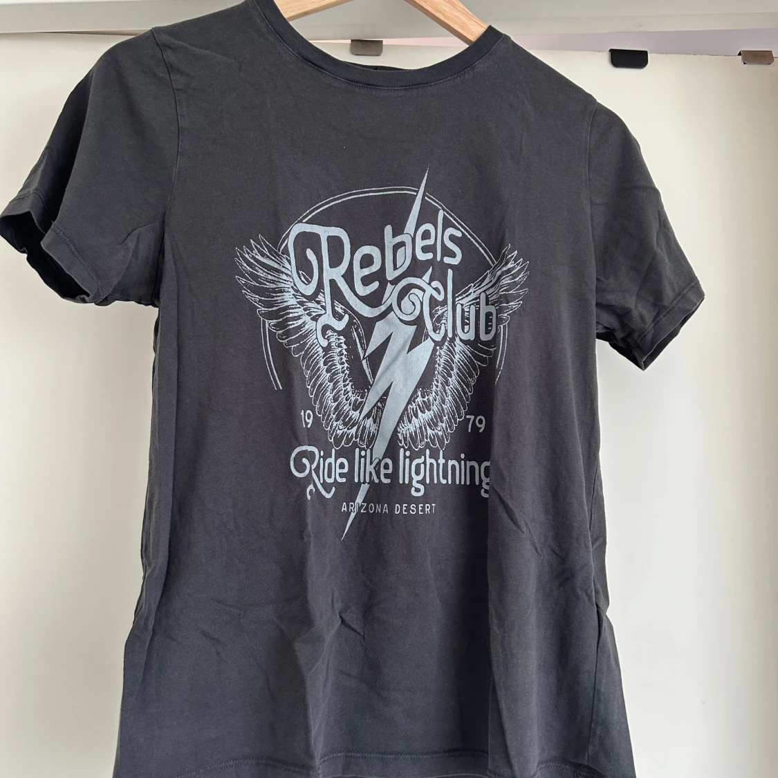 Svart T-shirt m tryck