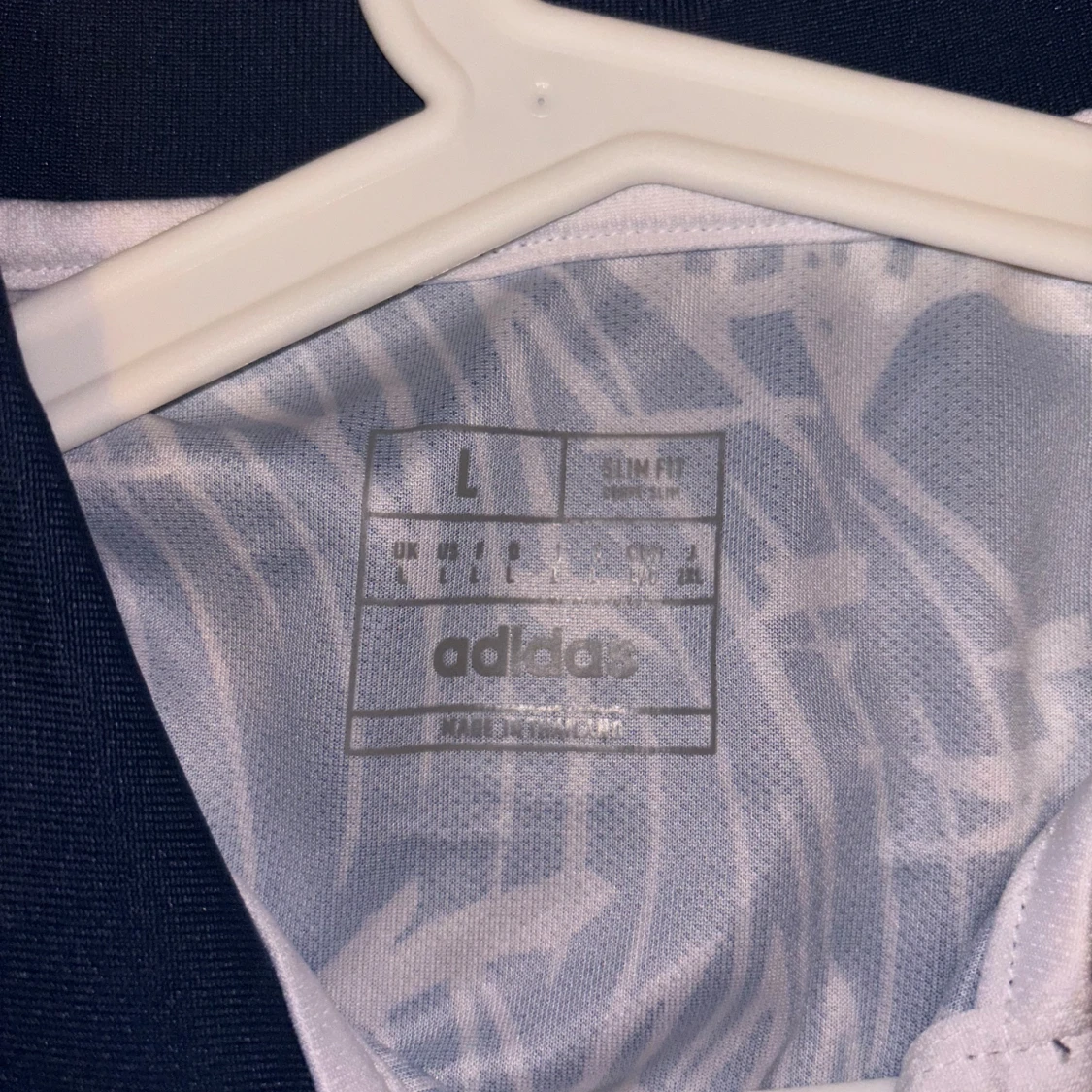 Real Madrid drakmönstrad fotbollströja L - 2