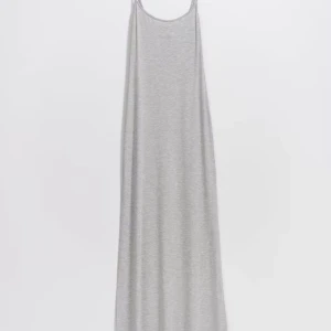 Ginatricot - Maxi slip klänning  - Helt ny och oanvänd!