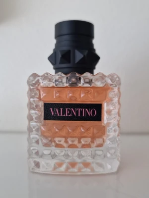 Valentino Born in Roma Donna parfym - Valentino Born in Roma Donna parfym 30 ml. Använd endast få gånger