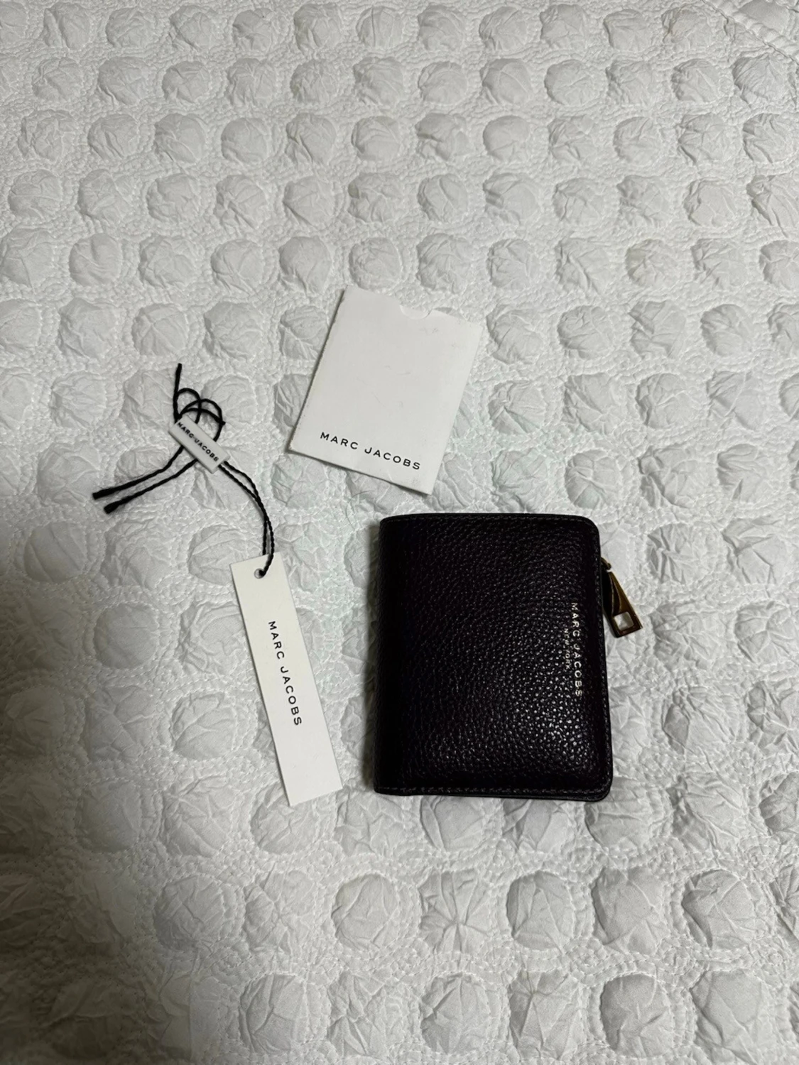 Mörklila plånbok från Marc Jacobs