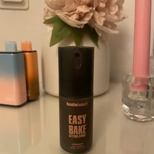 HUDA BEUTY SETTINGSPRAY - Huda B settingspray mini