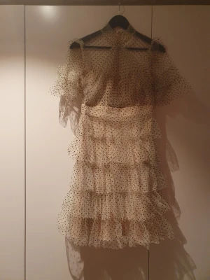 Prickig tyllklänning By Malina - ovanlig! - Söt tyllklänning från By Malina strlk S. Använd 1 gång. Säljer för det pris som står, kommer inte pruta då modellen är ovanlig.