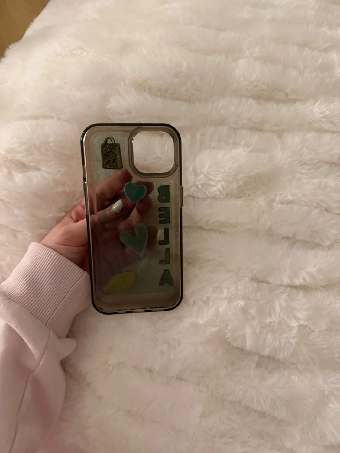 Bella mobilskal iphone 14  - 2