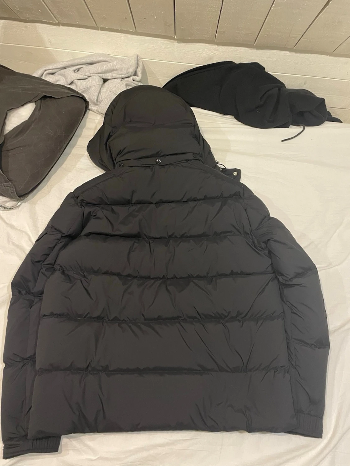 Svart Moncler dunjacka - 4