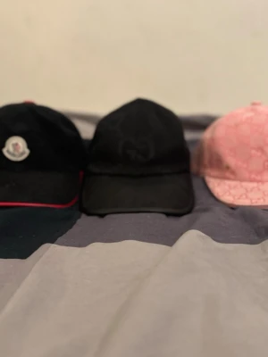 Märkes Kepsar - Moncler kepsen 300kr GG kepsarna 500kr
