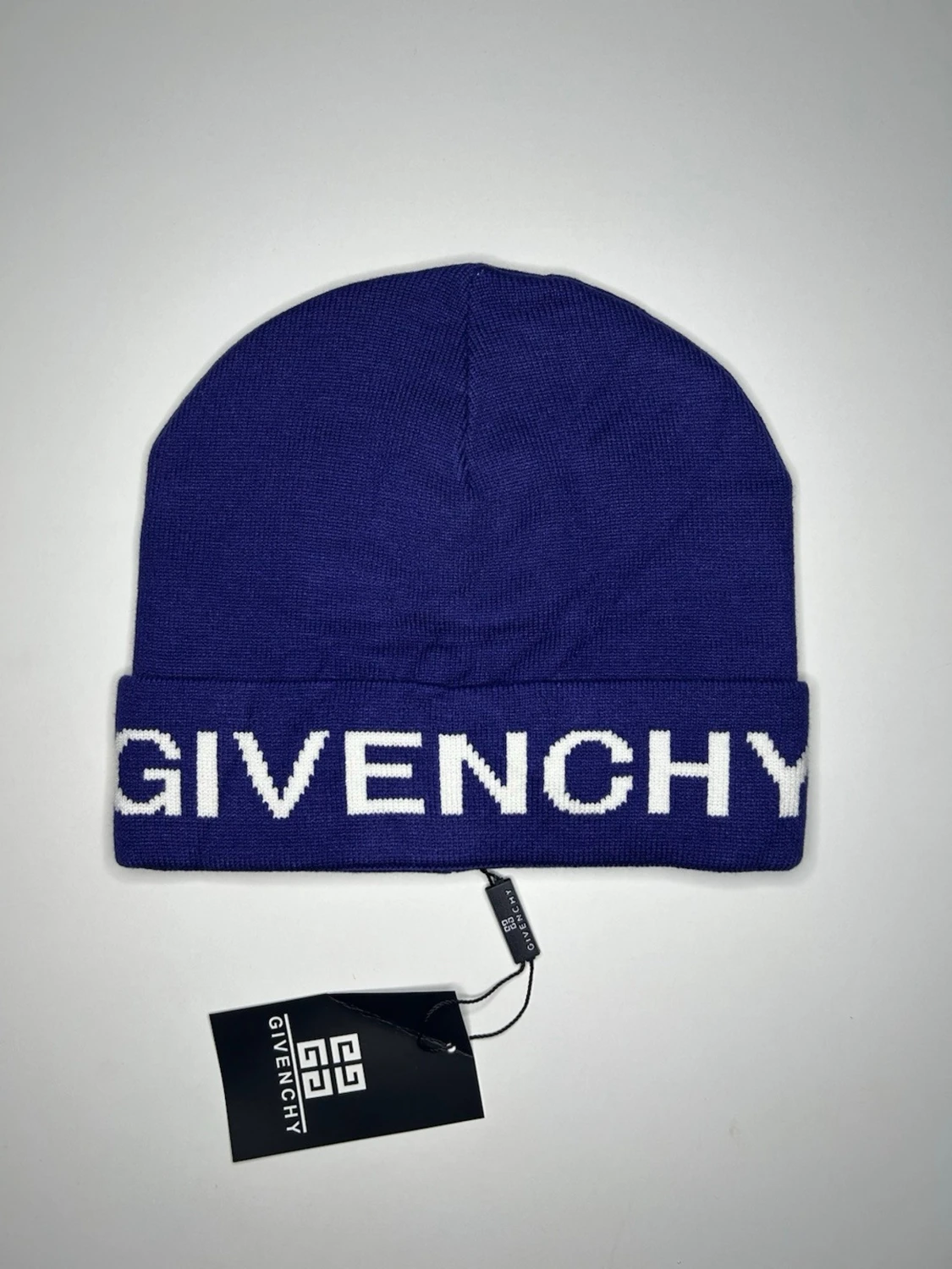 Blå Givenchy mössa