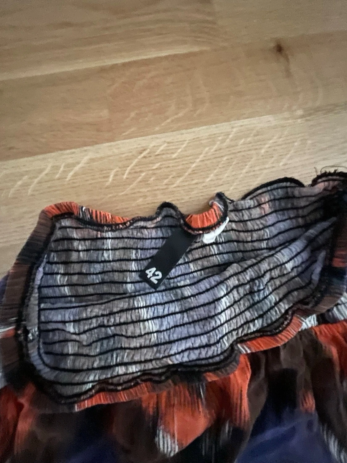 Mönstrad offshoulder klänning - 2