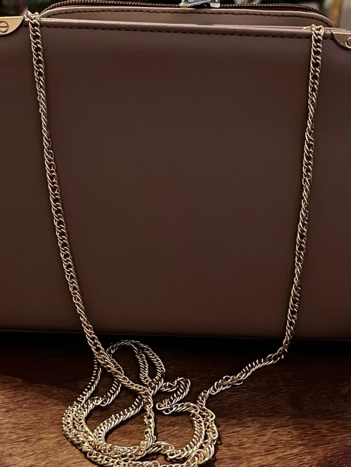 Dorothy Perkins  axelväska med guldkedja - 2