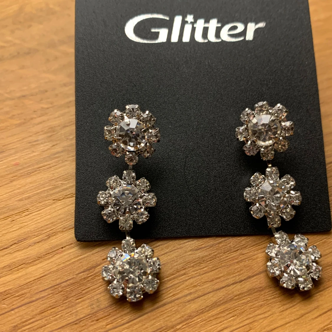 Två par örhängen från Glitter - 1