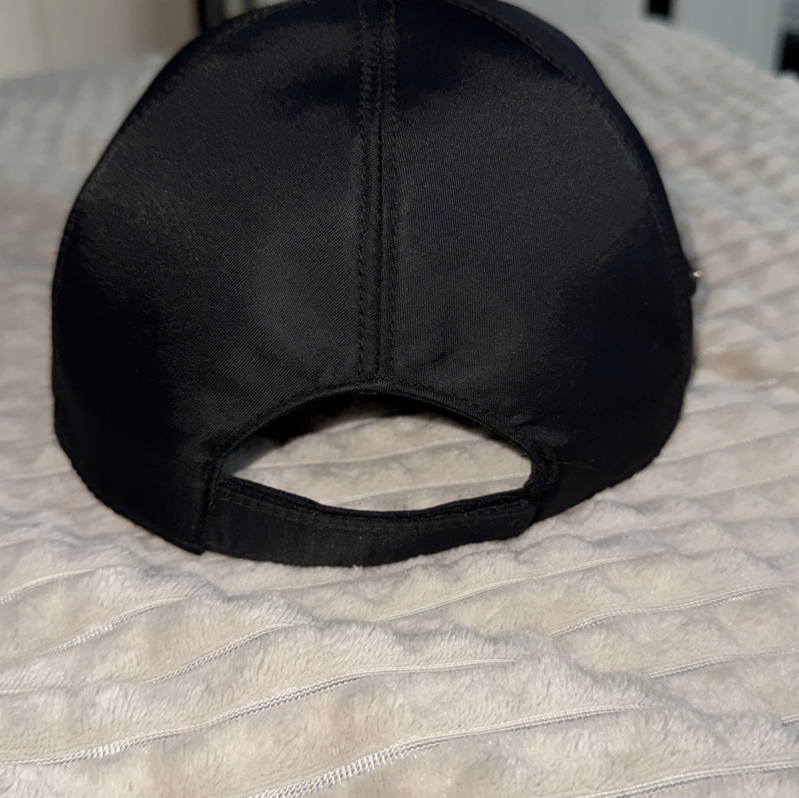 Svart keps från Prada i nylon - 1