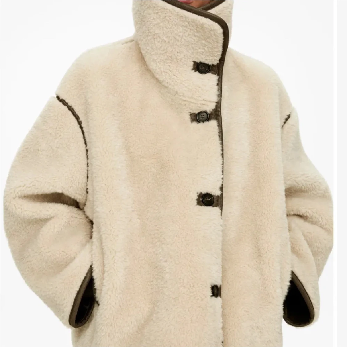 Beige teddyjacka från arket  - 1