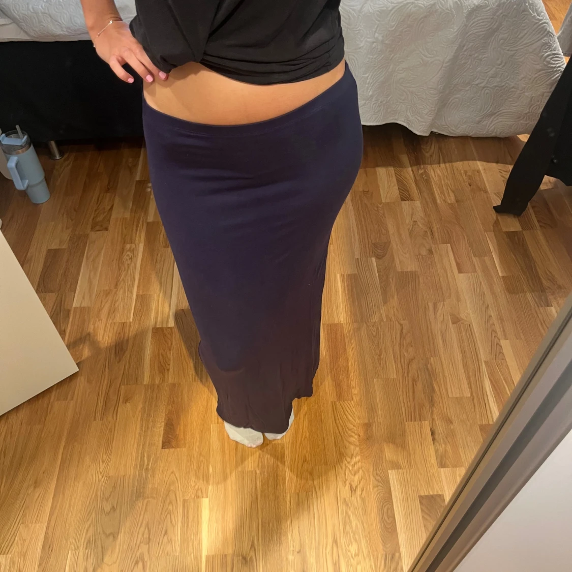 Mörkblå långkjol i stretchigt tyg - 1