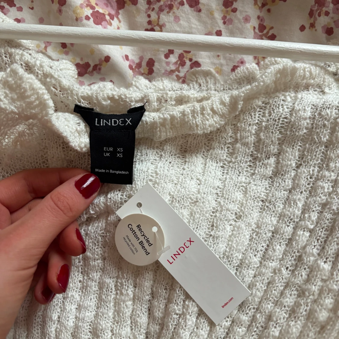 Vit ribbad stickad tröja - 2