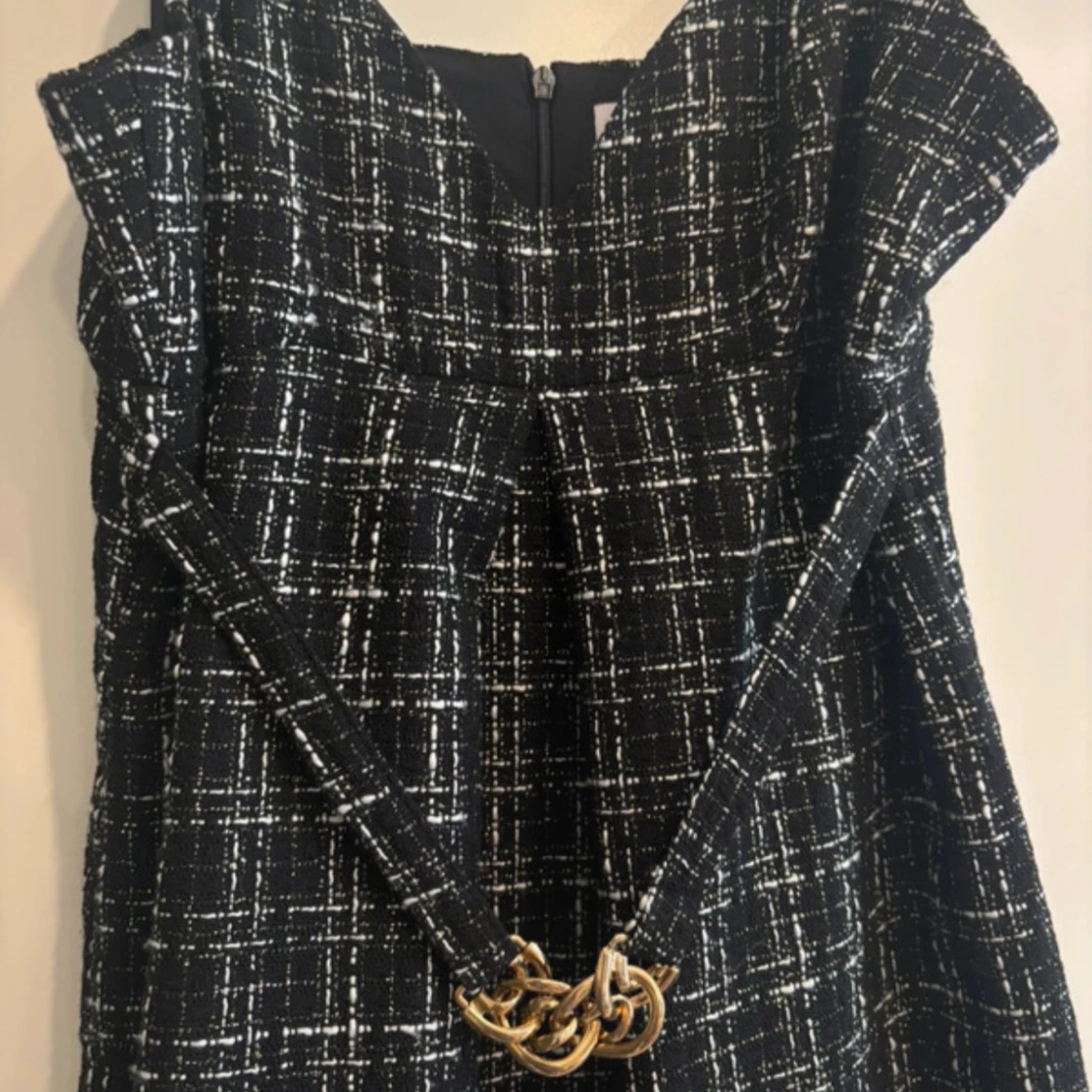 Rutig svartvit tweed klänning från Reserved - 2
